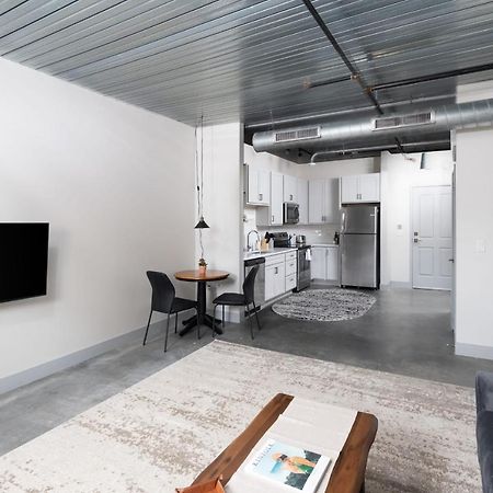 Modern 1Br Close To Fiserv With Parking Милуоки Екстериор снимка